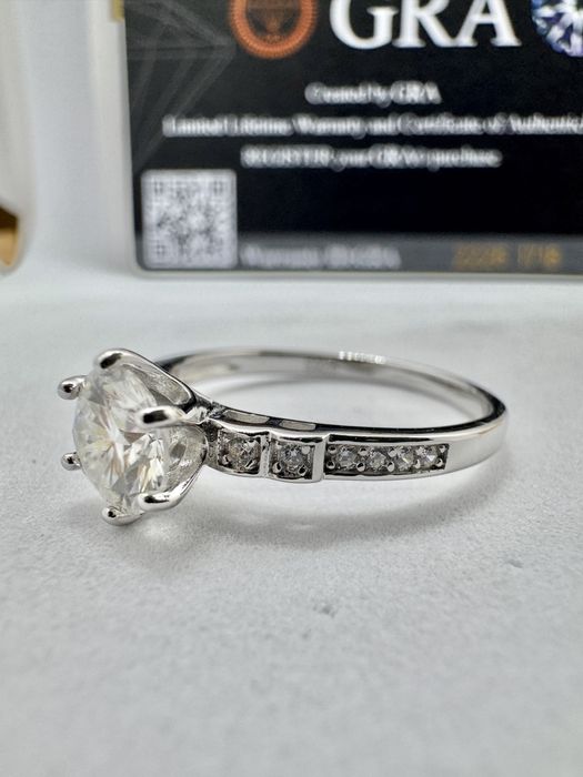 Сребърен пръстен с мойсанит (Диамант) 1 карат