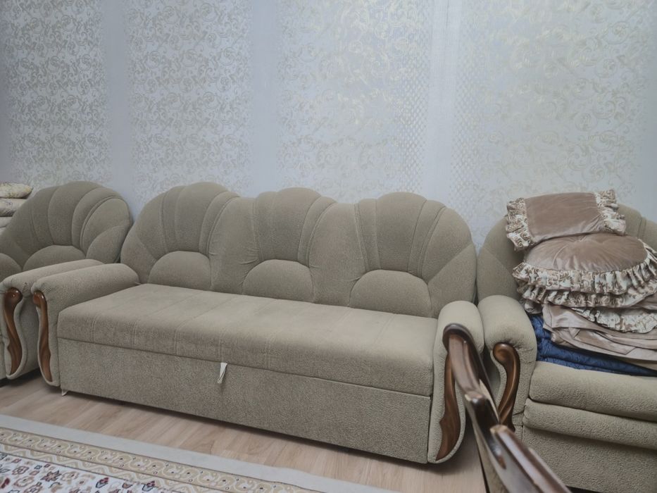 Диван және екі кресло сатылады