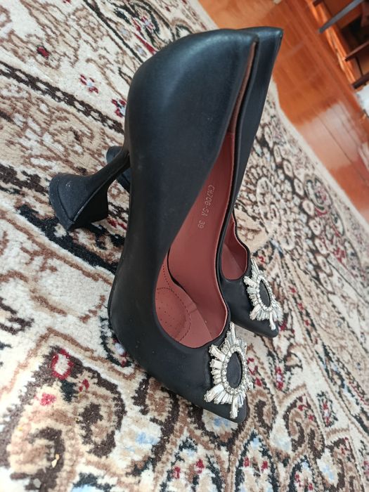 Продам женскую обувь