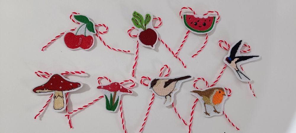 Мартеници -брошка