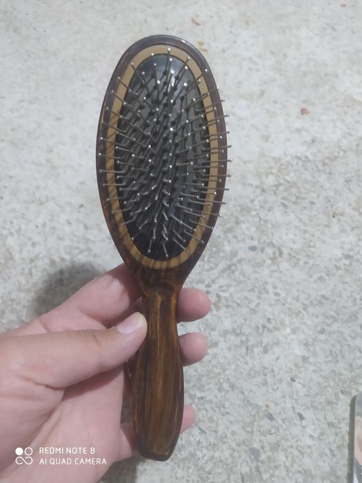 Original lilikay pudra taroq yuz tuklarni teruvchi xolati yangi