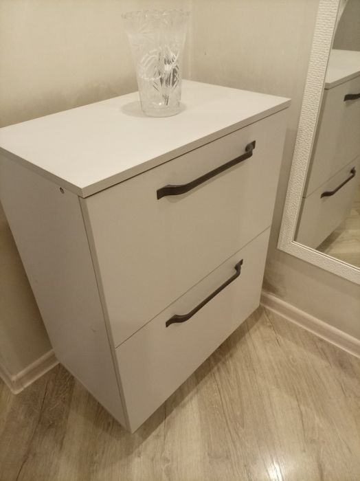 Продам обувницу , в нормальном состоянии