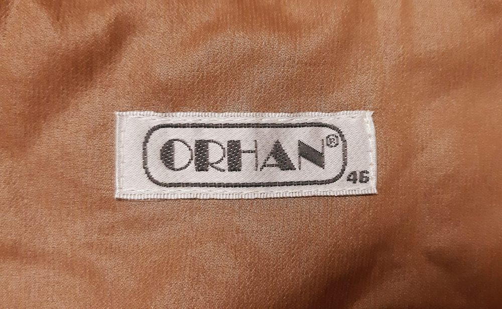 Платье с капюшоном.