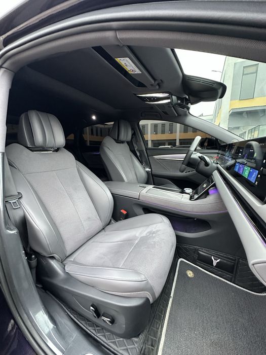 В наличие Voyah passion / Chasing light  2024 PHEV максмал комплектаци