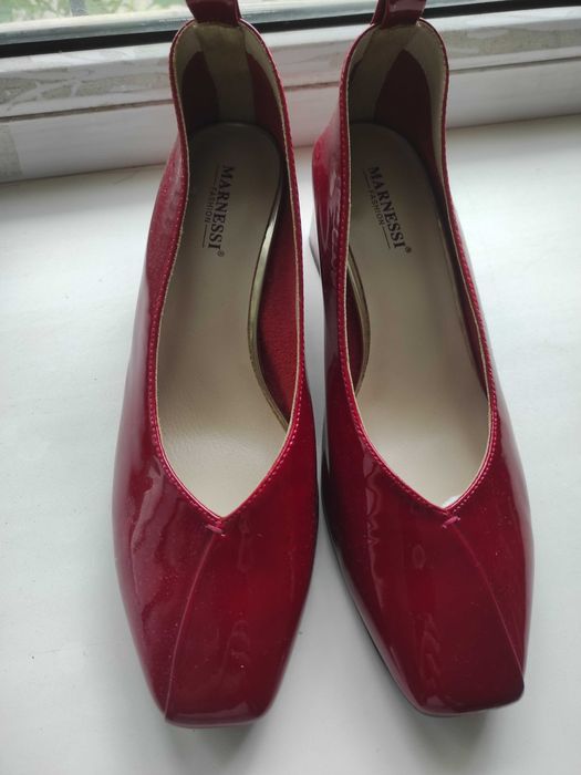 Женские туфли и босоножки