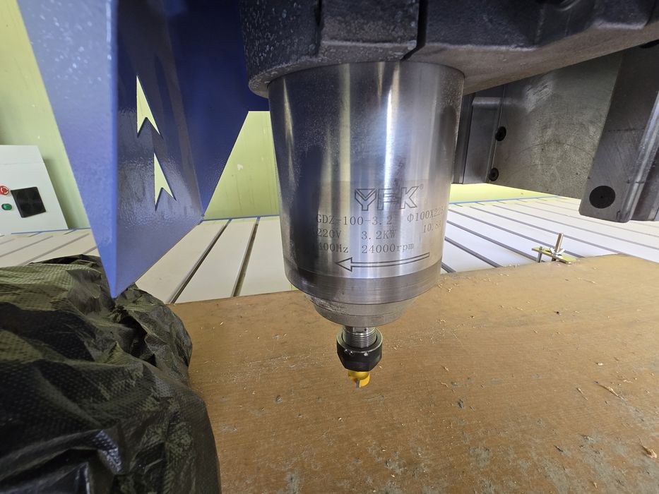 Ровер станок ва плоттер сотилади