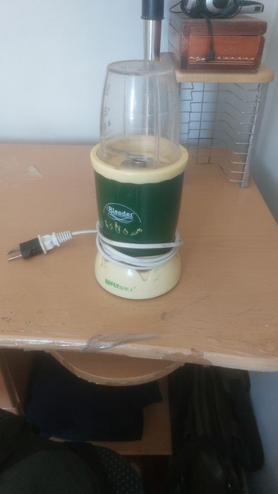 Продам блендер с гарантией на 6 месяцев