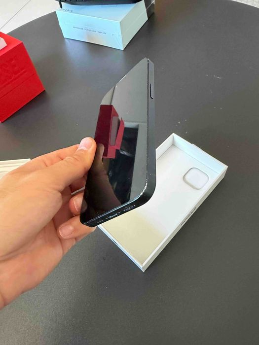 iPhone 13 черен в добро състояние