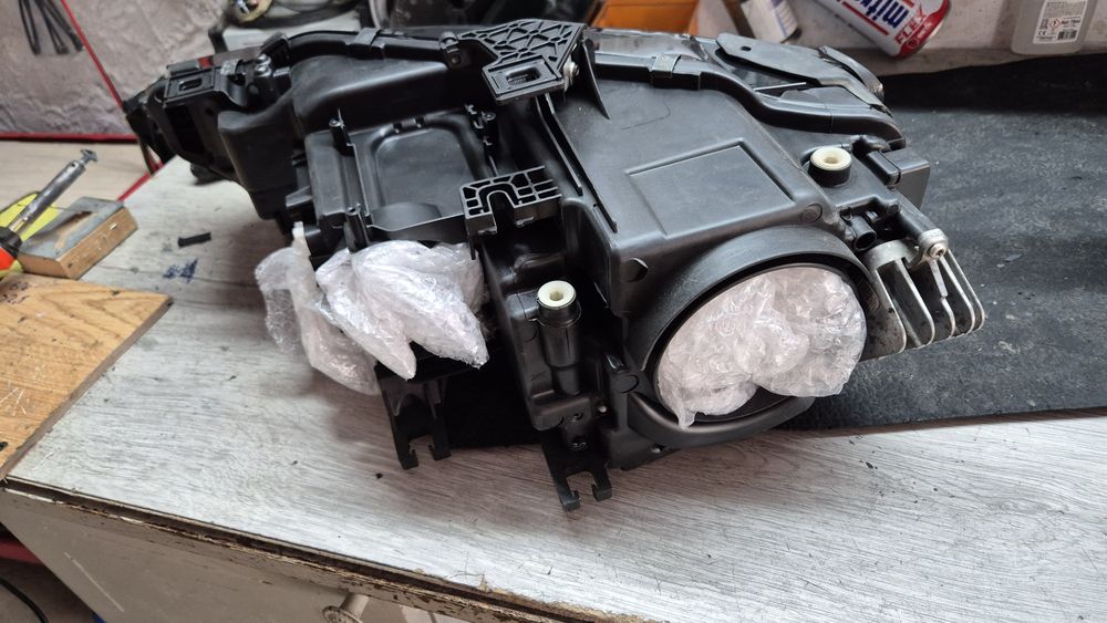 Far dreapta bixenon audi a5 2013