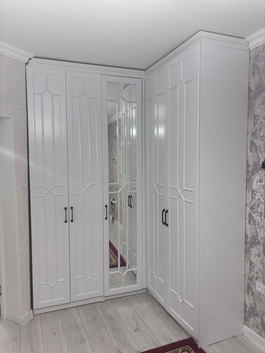 Продам шкаф угловой