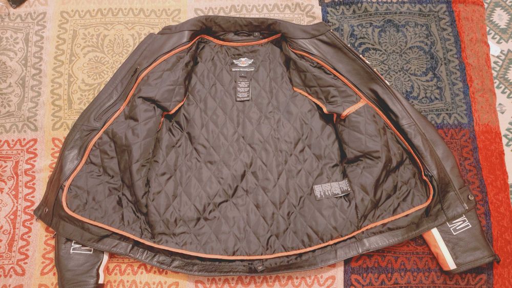 Vând geaca Harley Davidson mărimea L