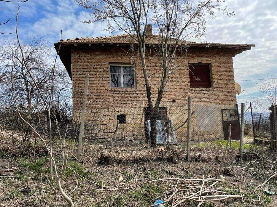 Продава се Къща в Нови пазар - 100 кв.м за 102 €/кв.м - Снимка #1