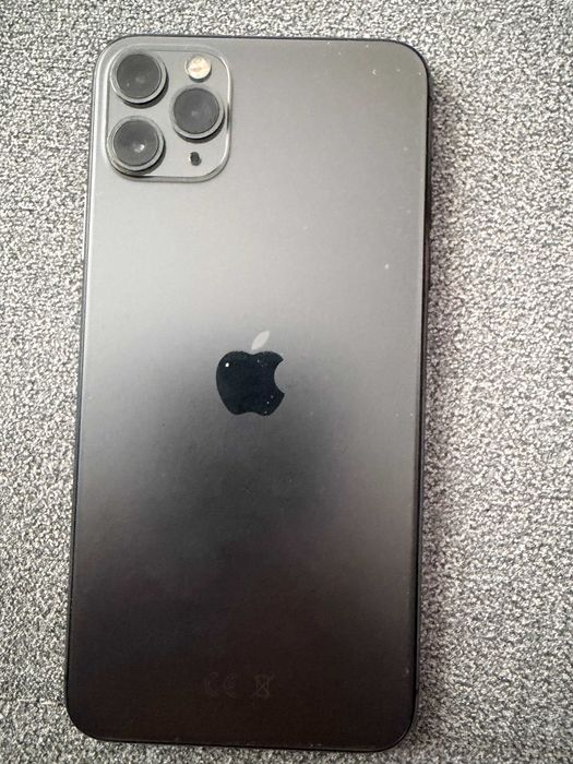 Vând iPhone 11 Pro Max, 64 GB – stare foarte bună