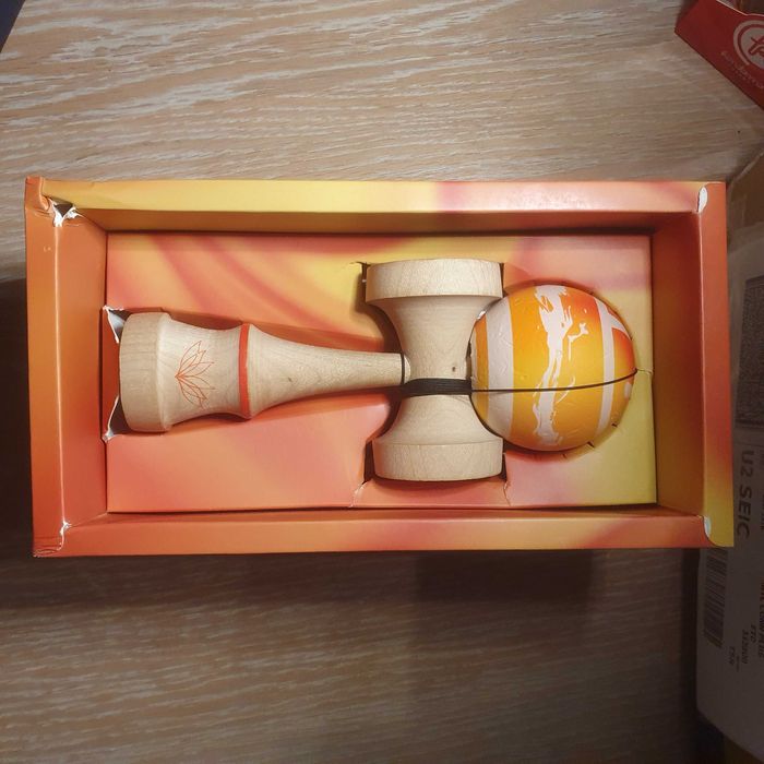 Kendama Lotus Pyro Element