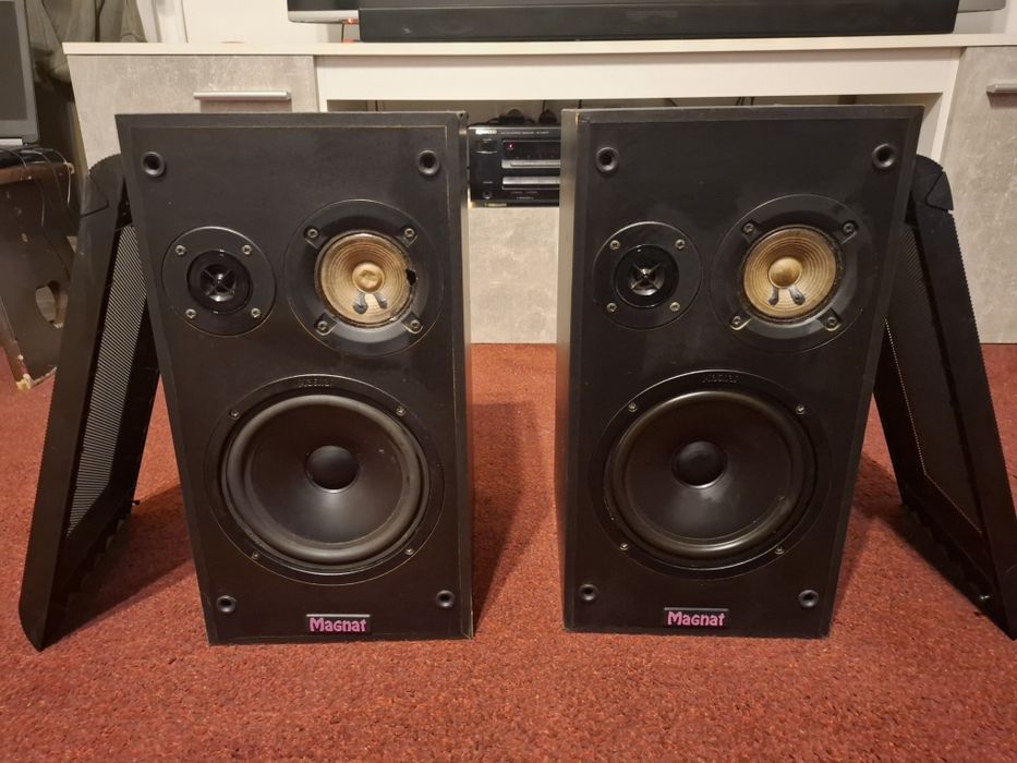 Boxe Magnat Viva 2 – 3 căi Hi-Fi 4 ohmi – Sunet Puternic, 299 lei