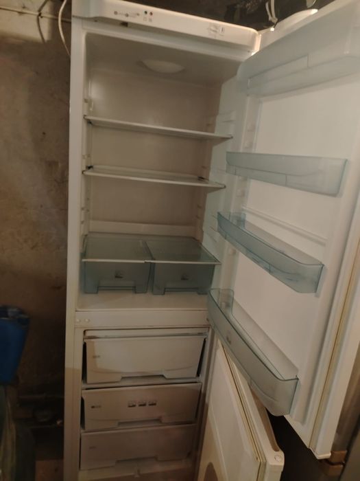 Холодильник б/у состояние нового