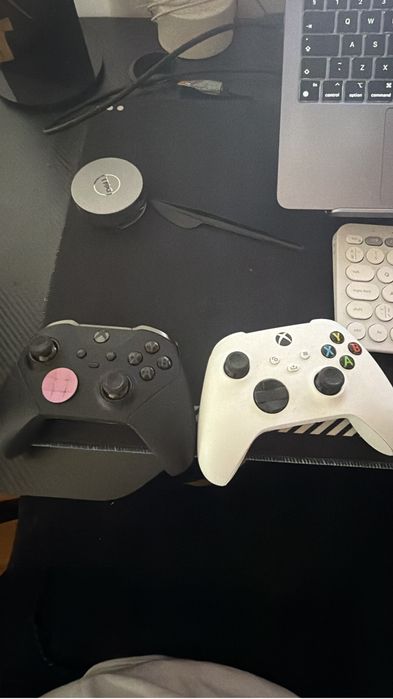 Xbox series S 512gb, x1 controler standard, x1 controler xbox elite series 2