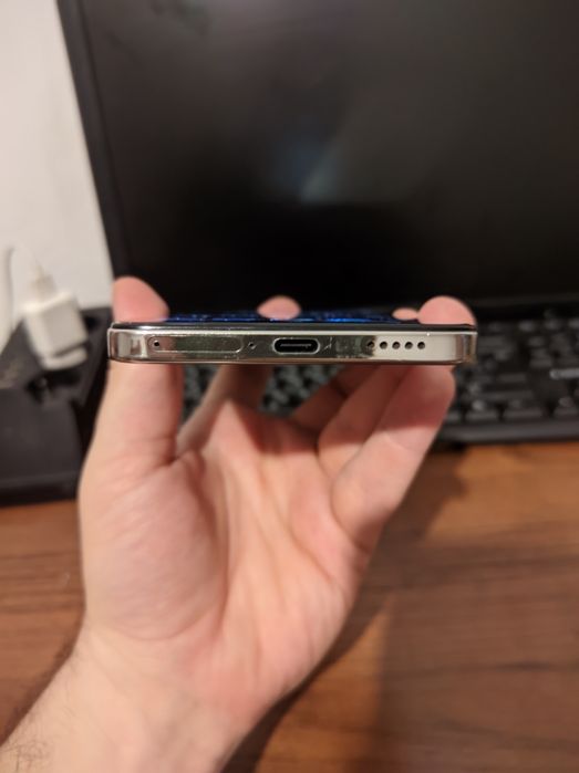 Продам Vivo v40 lite 8/256