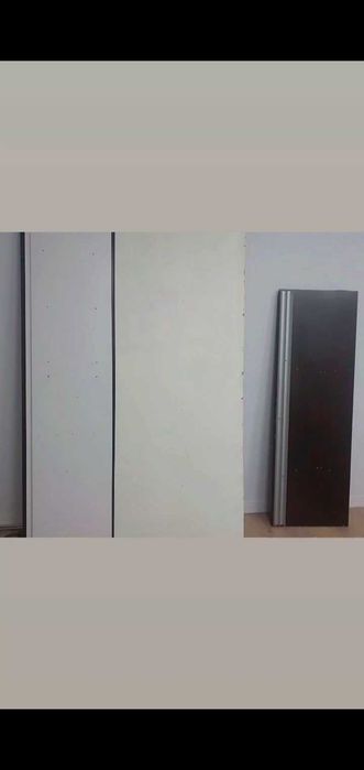 Шкаф купе цвета венге, с тремя отделами