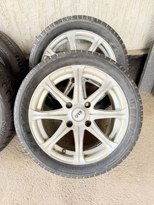 Продам диски с шинами.