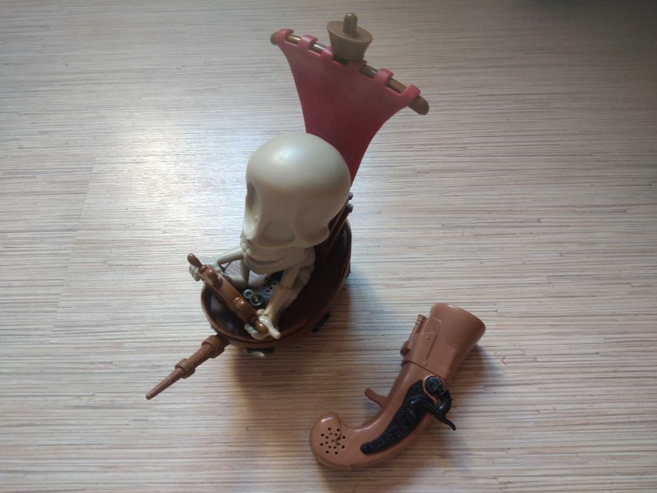 Интерактивна игра Привиденията на Джони Черепа, балони цифри 5 и 8