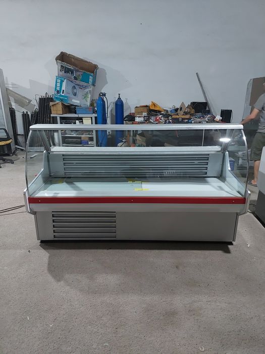 Витрина холодильник
