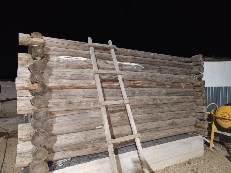 Продам баню из сруба.