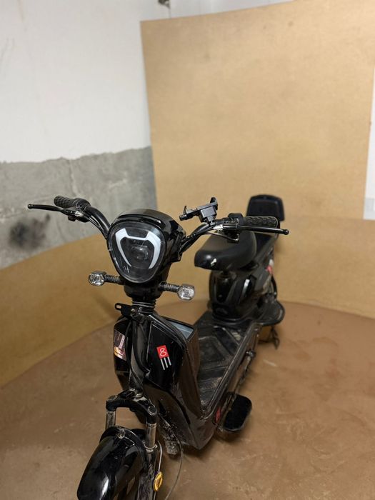 продам электроскутер Sk8