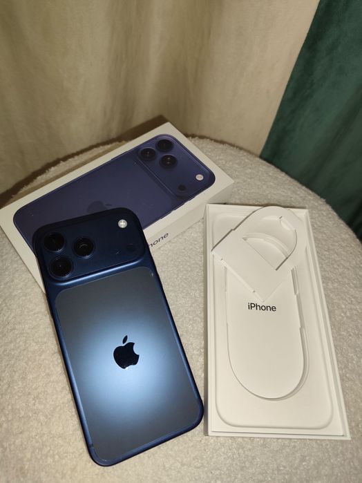 Продаю iPhone 17 pro max 256gb на гарантии