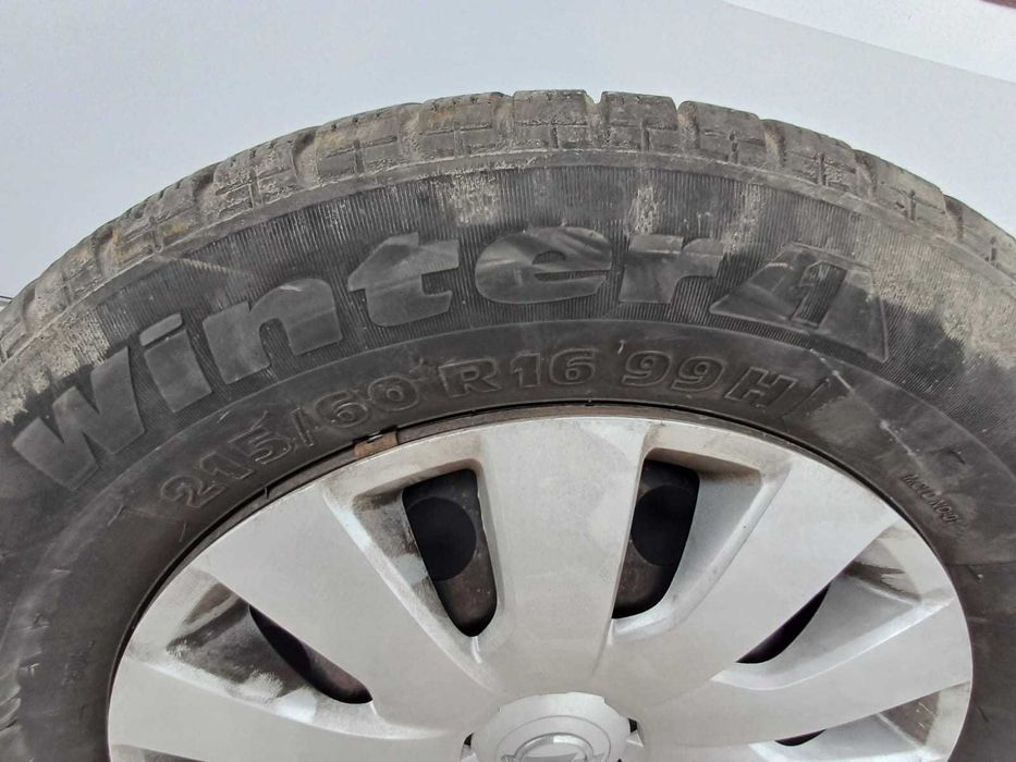 Vand cauciucuri de vara + iarna+jeante+capace