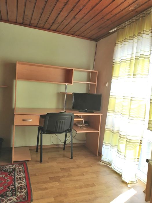 Închiriez 1 camera cu grup sanitar