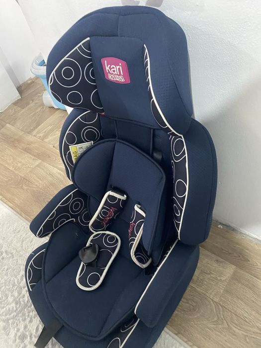 Продам автокресло фирменный