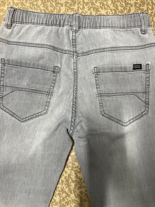 Продам джинсы для мальчика