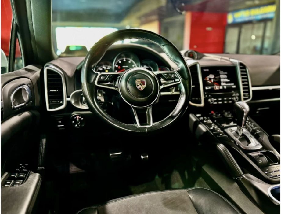 Porsche Cayenne Platinium Edition