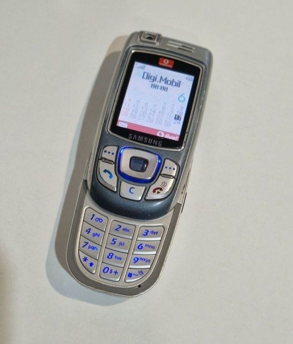 Telefon Samsung pe sina