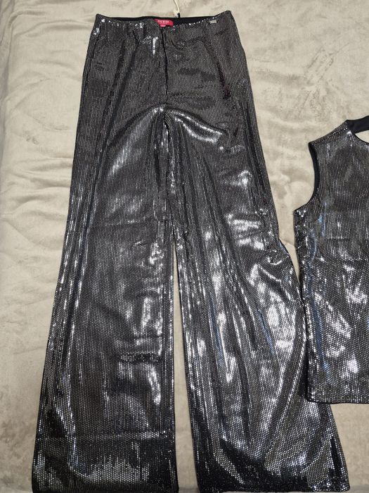 Сет   закупен от магазина  Guess