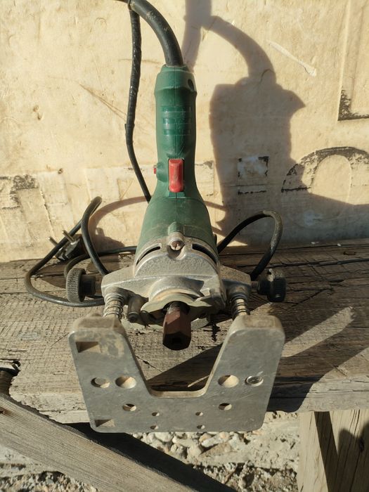 Продам фрезер вертикальный DWT