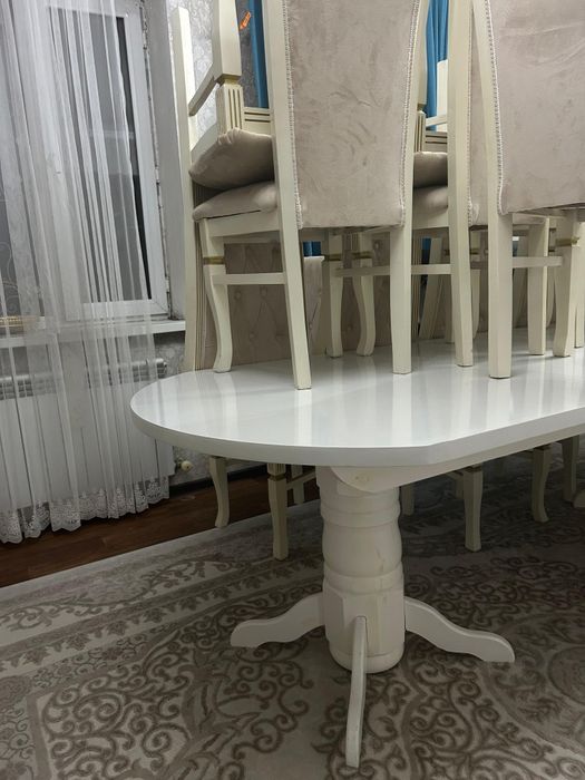 Стол со стульями