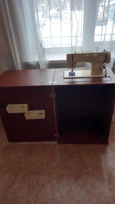 Продажа швейной машины Чайка-142М.