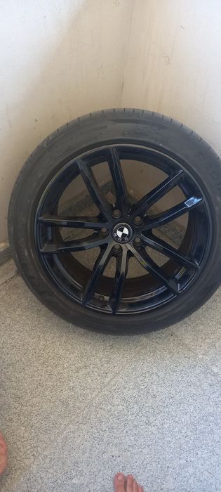 Vand un set de genti cu cauciucuri de la bmw seria 5 paket M2017