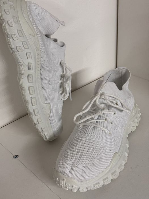 Кроссовки белые новые