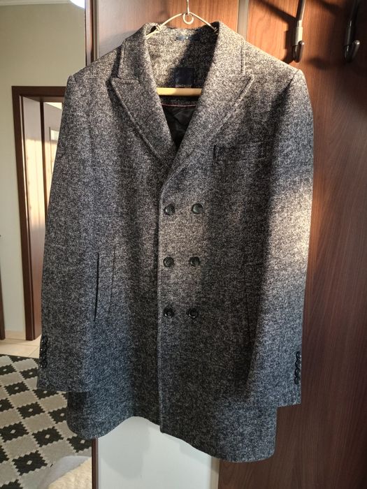 Vând palton bărbați