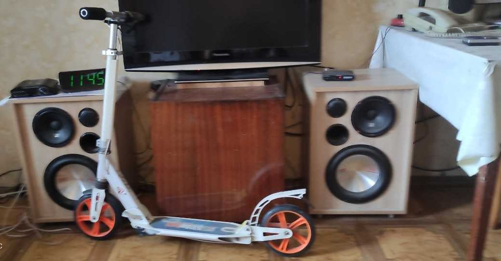 Самокат в отличном состоянии  почти НОВЫЙ