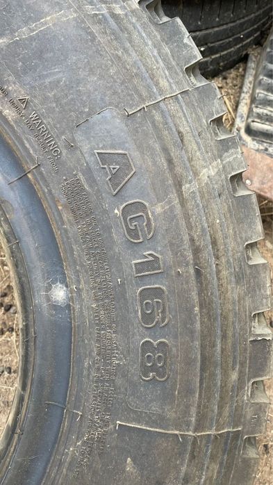 Покрышка 8.25R20