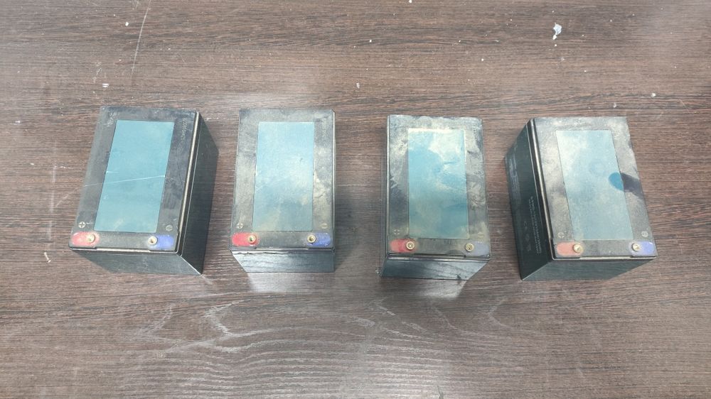 Продам 4 аккумулятора