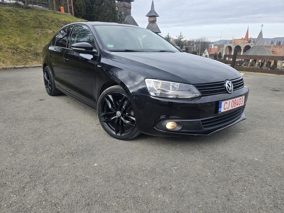 Vând Volkswagen Jetta an 2013 recent adusa din Germania