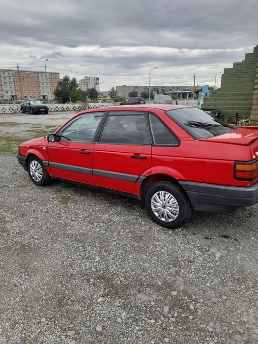 Продам автомобиль Volkswagen Passat 1993 г.