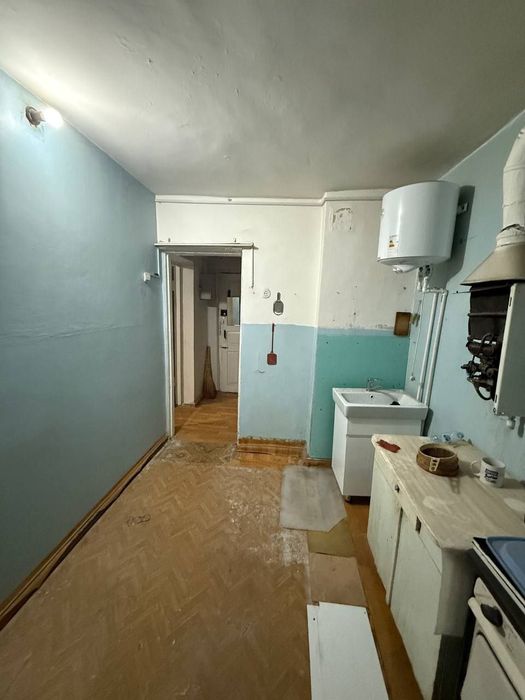 Чорсу Бозор 1/2/5/Без ремонт Срочно Сотилади