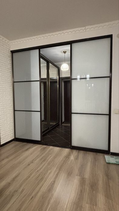 Подселение (девушку)