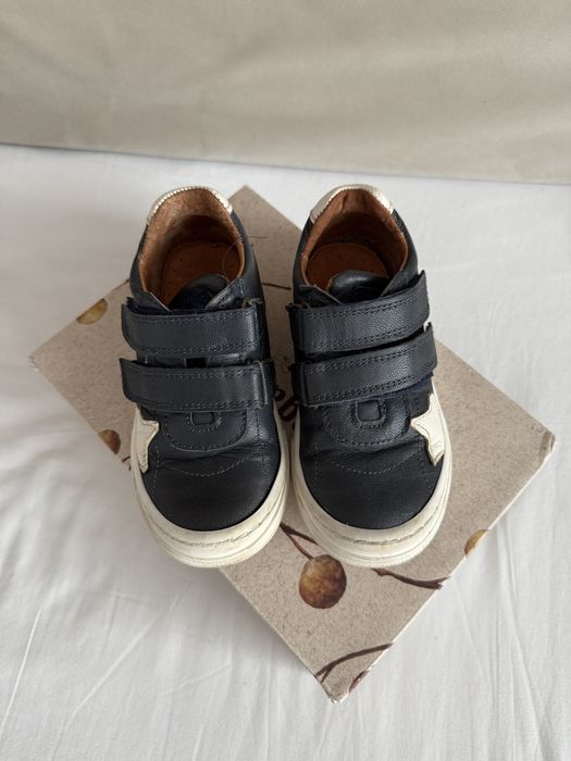 Tenesi Bisgaard. Exterior si brant din piele, masura 26